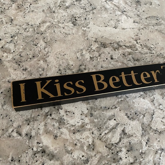 LIKE NEW “I Kiss Better Than I Cook” wooden kitchen decor - Picture 5 of 8